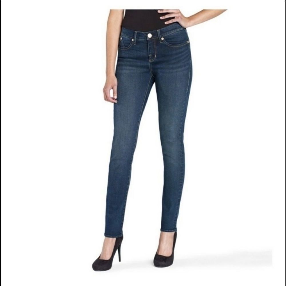 ROCK & REPUBLIC Berlin Denim Jeans. Size 10 W/2 % spandex‎